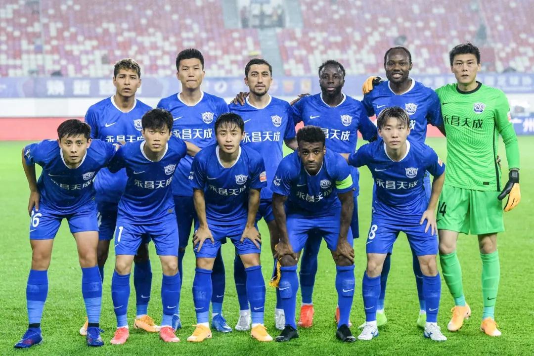 ريالمدريدوليفربولمباشريلاكورةمواجهةأسطوريةفيعالمكرةالقدم